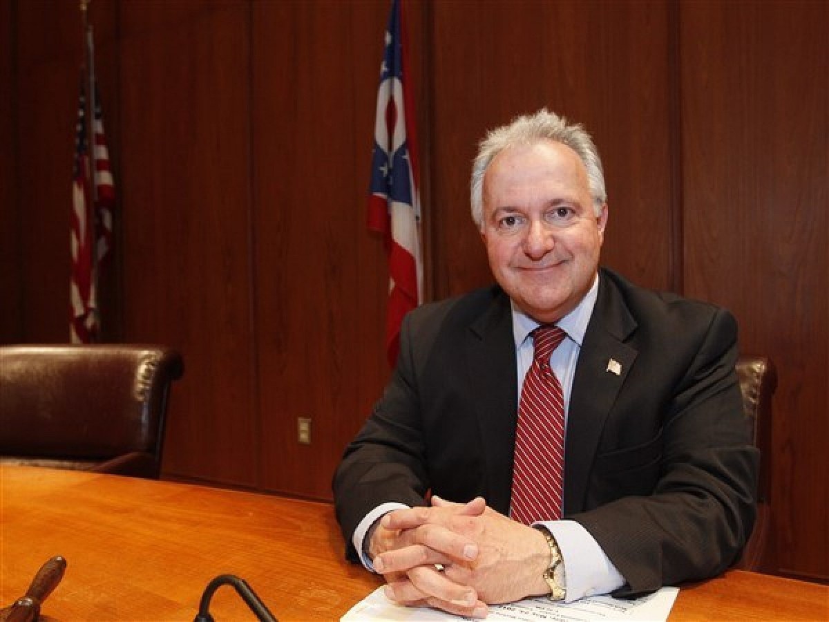 Official portrait of George Sarantou